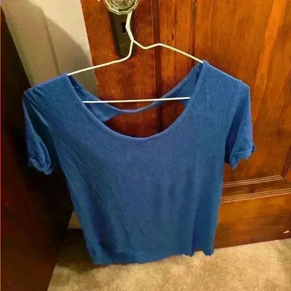 Blue shirt so, size S